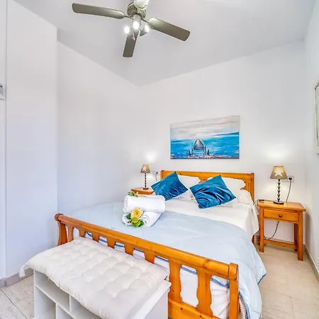Apartamento Sunny Retreat With Roof Terrace *
